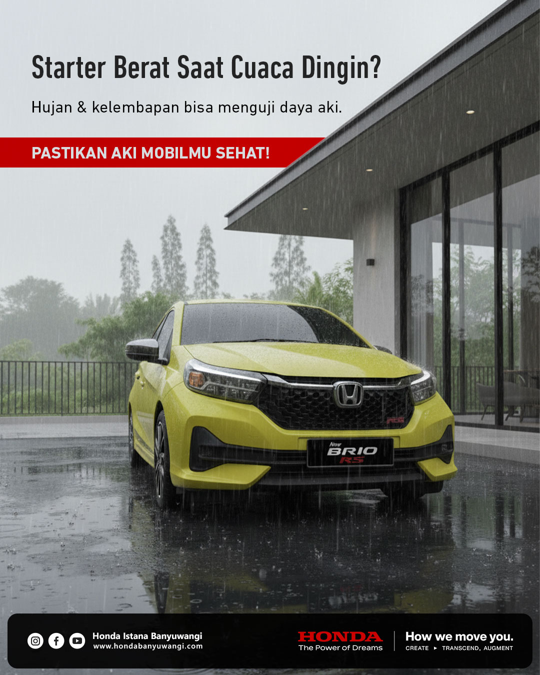 Honda Brio parkir di saat hujan